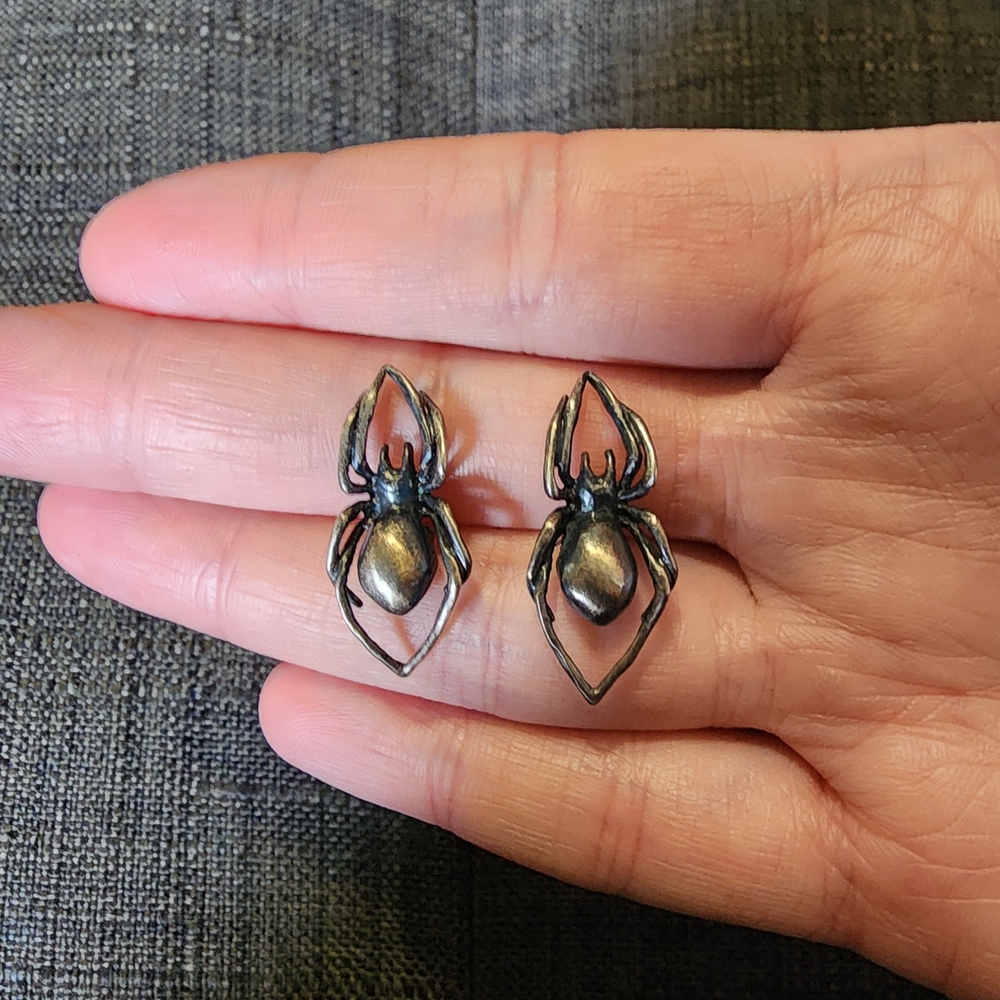 Bloodmilk Jewels Eternal Weaver Spider Earrings